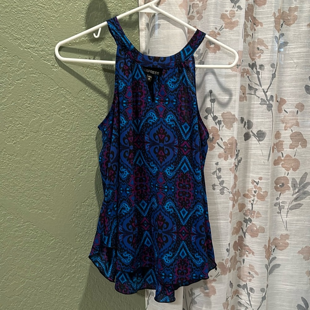 Express XS NWT tank with eyelet cutout